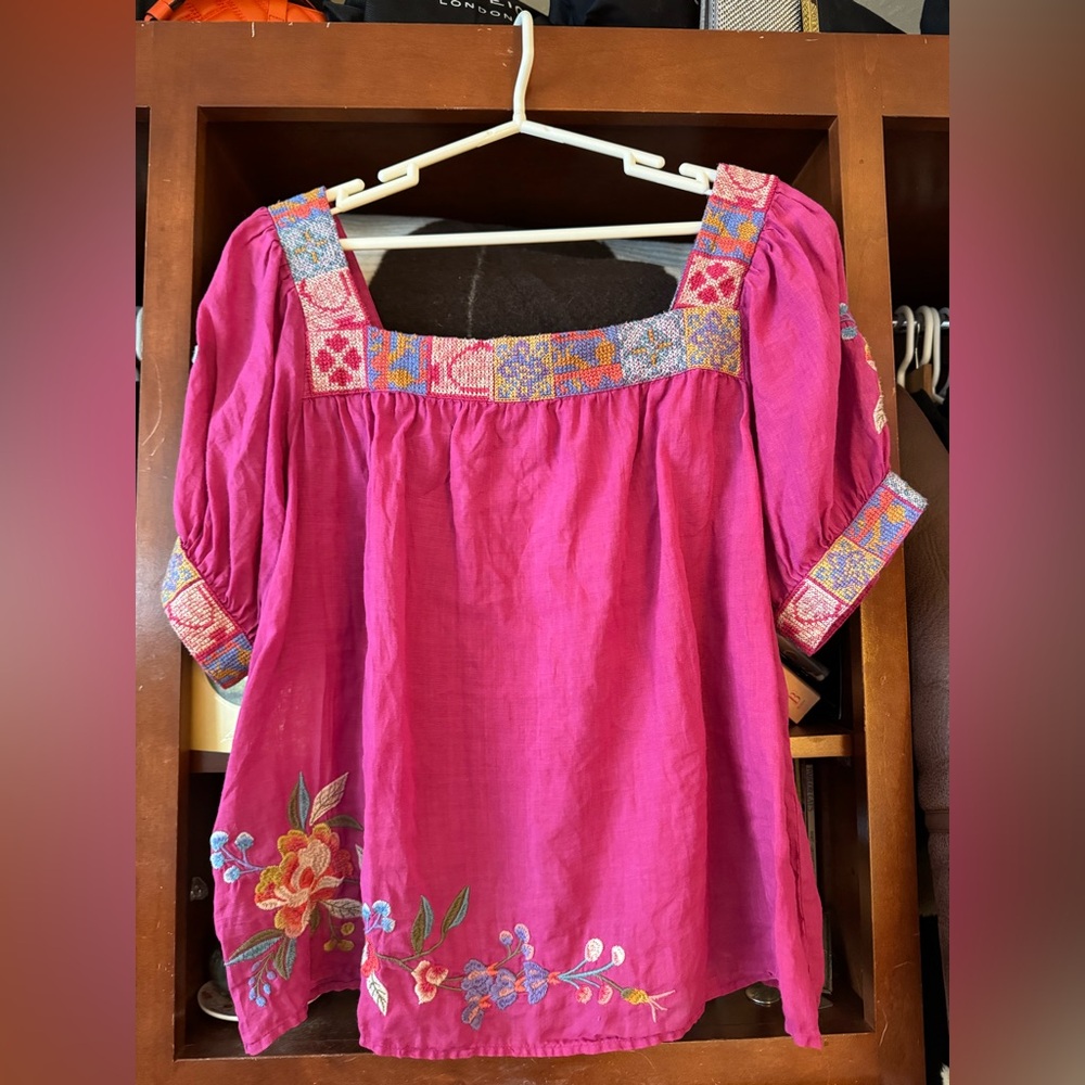 Women’s Johnny Was petunia park square neck blouse. Size L.